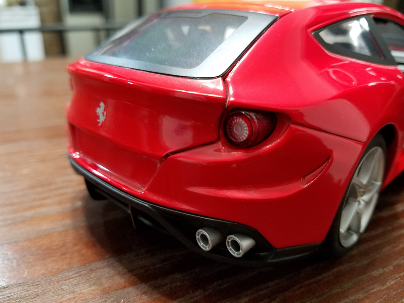 Illustration for article titled Who took the cookie from the Hot Wheels 1:18 Ferrari FF?